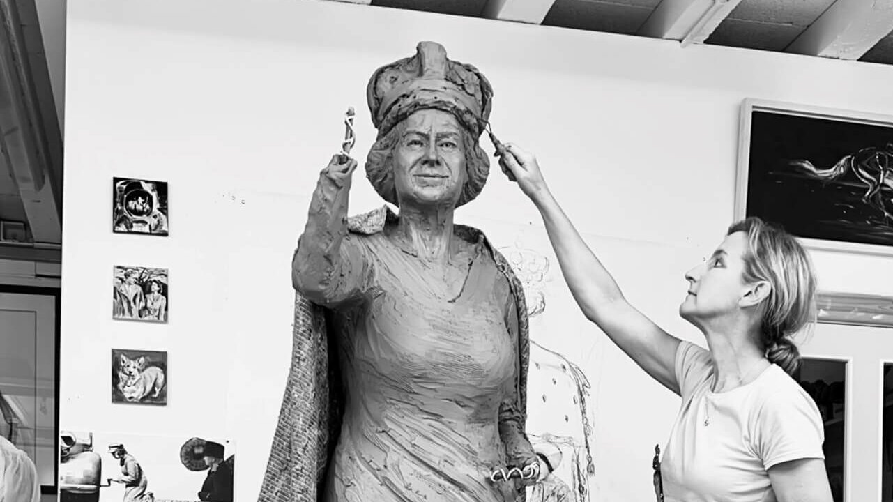 Residents invited to put their stamp on a royal statue this Sunday!
