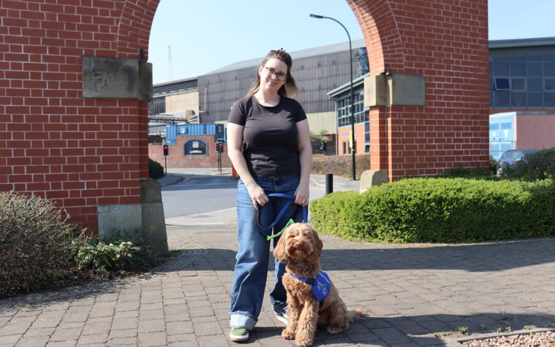 Support dog Alfred’s a Great help for arthritis patient Leah