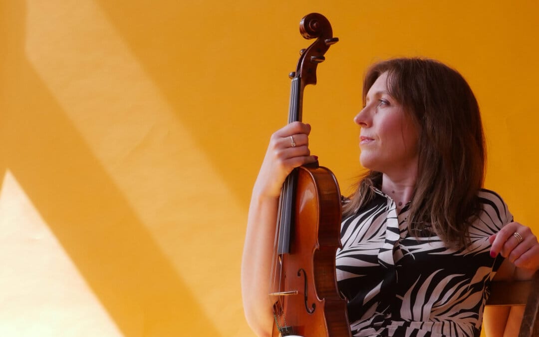 Folk-singer Rachael McShane brings The Cartographers to Dorset