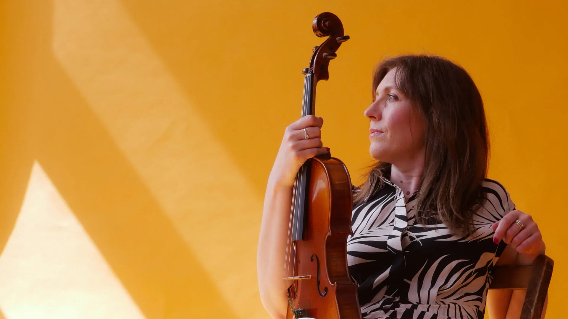 Folk-singer Rachael McShane brings The Cartographers to Dorset